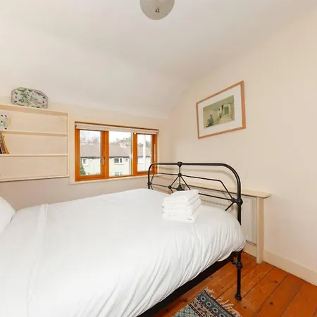 Serene 2bd Wgarden Newtown Little Dublin! 펜션 *