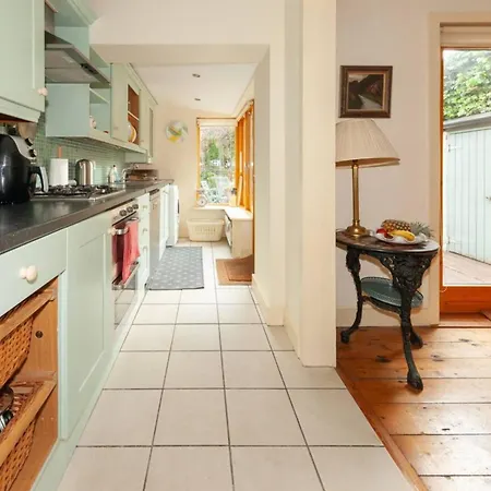 Serene 2bd Wgarden Newtown Little Dublin! 펜션 더블린