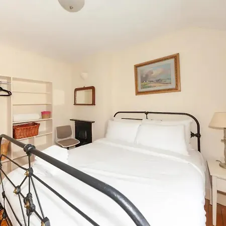 Serene 2bd Wgarden Newtown Little Dublin!