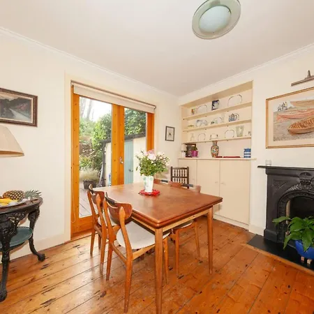 Serene 2bd Wgarden Newtown Little Dublin!